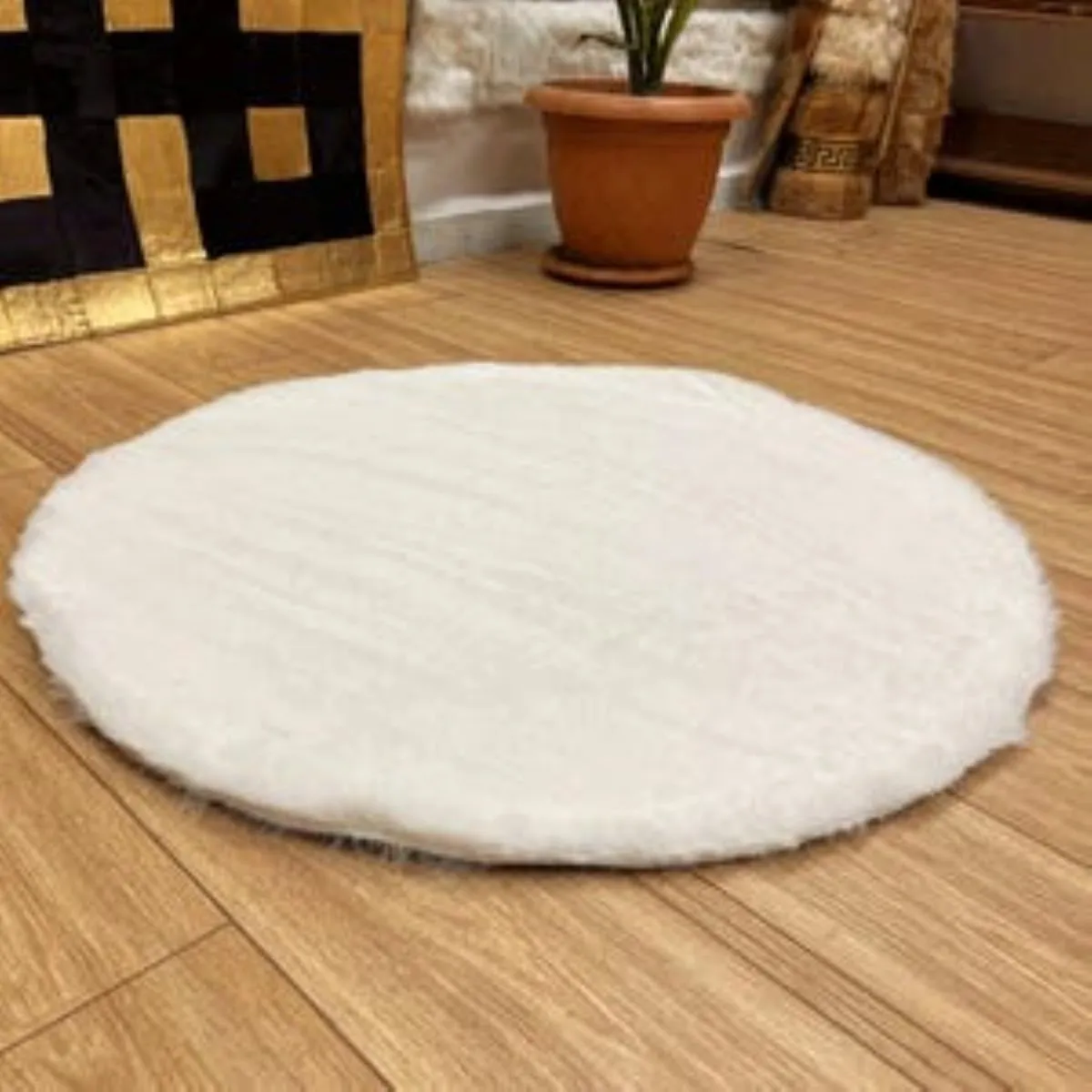 Round ivory wool mat 2